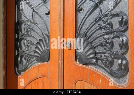 Budapest, Szenes Haus, Wohnhaus Thököly ut 46, István Nagy 1905-1906 // Budapest, Szenes House, Apartment House Thököly ut 46, István Nagy 1905-1906 Stock Photo