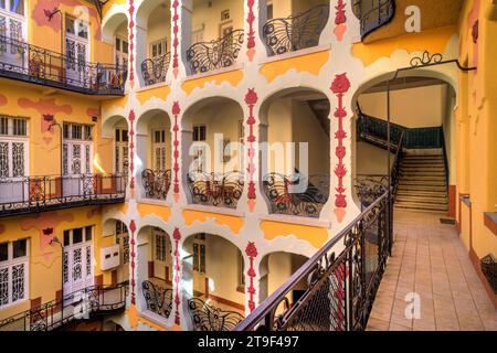 Budapest, Szenes Haus, Wohnhaus Thököly ut 46, István Nagy 1905-1906 // Budapest, Szenes House, Apartment House Thököly ut 46, István Nagy 1905-1906 Stock Photo