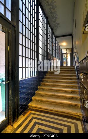 Budapest, Wohnhaus Nepszinhazutca 19, Bela Lajta 1911 // Budapest, Apartment House Nepszinhazutca 19, Bela Lajta 1911 Stock Photo