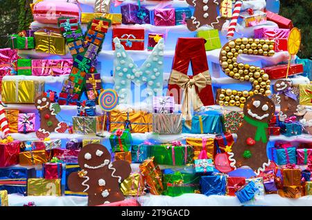 Parcel Presents. 24th Nov, 2023. Rust, Germany - November 24, 2023: Europa-Park Winter Press Conference with a Christmas Tree of Parcel Presents. Geschenk, Geschenke, Parcel, Parcels, Cadeaux, Cadeau, Europapark, Europa Park Credit: dpa/Alamy Live News Stock Photo