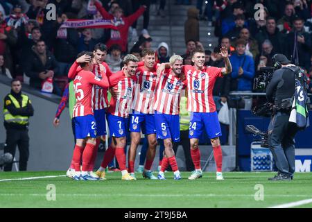 Madrid, Spain. 25th Nov, 2023. Players of Atletico de Madrid celebrate a goal during a La Liga football match between Atletico de Madrid and RCD Mallorca in Madrid, Spain, Nov. 25, 2023. Credit: Gustavo Valiente/Xinhua/Alamy Live News Stock Photo