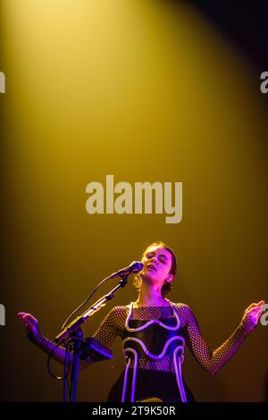 The french artist Pomme plays live at Forest National | La chanteuse et artiste francaise Pomme en concert a Forest National. Stock Photo