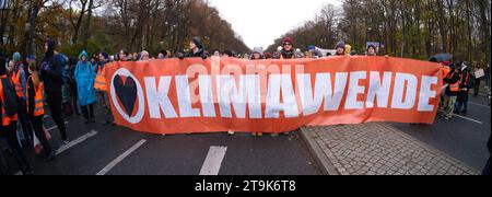 Berlin, Demonstration GER, Berlin,202231125, Demo, kundgebung, Letzte Generation *** Berlin, Demonstration GER, Berlin,202231125, Demo, rally, Last Generation Credit: Imago/Alamy Live News Stock Photo