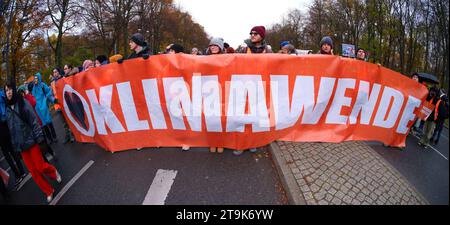 Berlin, Demonstration GER, Berlin,202231125, Demo, kundgebung, Letzte Generation *** Berlin, Demonstration GER, Berlin,202231125, Demo, rally, Last Generation Credit: Imago/Alamy Live News Stock Photo