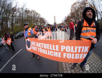 Berlin, Demonstration GER, Berlin,202231125, Demo, kundgebung, Letzte Generation *** Berlin, Demonstration GER, Berlin,202231125, Demo, rally, Last Generation Credit: Imago/Alamy Live News Stock Photo