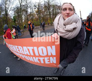 Berlin, Demonstration GER, Berlin,202231125, Demo, kundgebung, Letzte Generation *** Berlin, Demonstration GER, Berlin,202231125, Demo, rally, Last Generation Credit: Imago/Alamy Live News Stock Photo