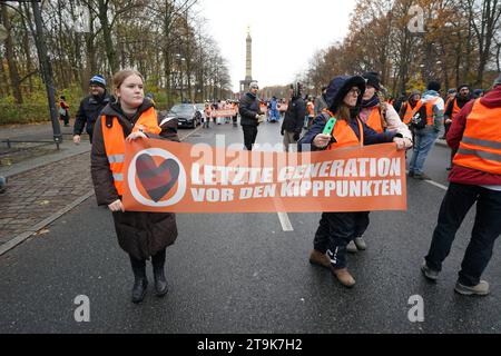 Berlin, Demonstration GER, Berlin,202231125, Demo, kundgebung, Letzte Generation *** Berlin, Demonstration GER, Berlin,202231125, Demo, rally, Last Generation Credit: Imago/Alamy Live News Stock Photo