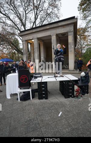 Berlin, Demonstration GER, Berlin,202231125, Demo, kundgebung, Letzte Generation *** Berlin, Demonstration GER, Berlin,202231125, Demo, rally, Last Generation Credit: Imago/Alamy Live News Stock Photo