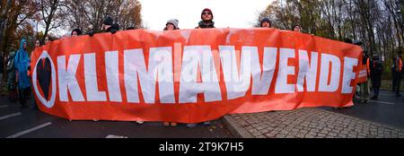 Berlin, Demonstration GER, Berlin,202231125, Demo, kundgebung, Letzte Generation *** Berlin, Demonstration GER, Berlin,202231125, Demo, rally, Last Generation Credit: Imago/Alamy Live News Stock Photo