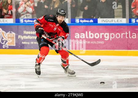 Aalborg, Denmark. 24th, November 2023. Bo Hanson (9) of Aalborg Pirates seen during the Metal Liga ice hockey match between Aalborg Pirates and Herlev Eagles at Sparekassen Danmark Isarena in Aalborg. (Photo credit: Gonzales Photo - Balazs Popal). Stock Photo