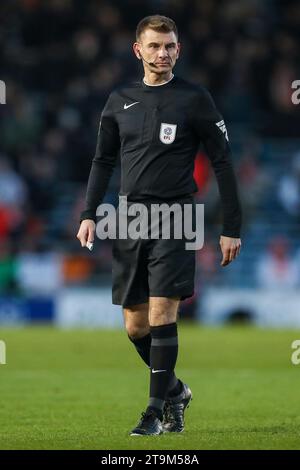 Portsmouth, UK. 25th Nov, 2023. Referee Ollie Yates during the Portsmouth FC v Blackpool FC sky bet EFL League One match at Fratton Park, Portsmouth, England, United Kingdom on 25 November 2023 Credit: Every Second Media/Alamy Live News Stock Photo