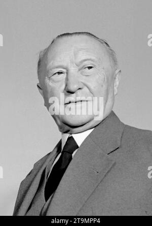 Konrad Adenauer. Portrait of the first Chancellor of the Federal Rebuplic of Germany, Konrad Hermann Joseph Adenauer (1876-1967) in the White House in 1959 Stock Photo
