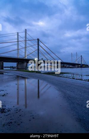 New construction of the motorway bridge Neuenkamp of the A40, over the Rhine near Duisburg, completed first part of the double bridge, the old bridge Stock Photo