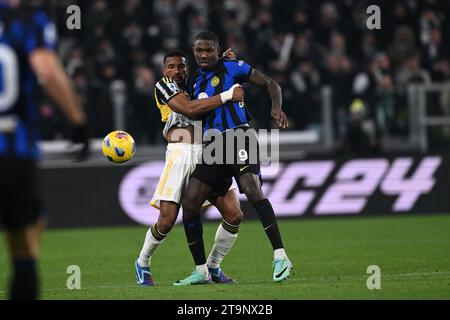 Gleison Bremer (Juventus)Marcus Thuram(Inter) during the Italian 'Serie A' match between Juventus 1-1 Inter at Allianz Stadium on November 26, 2023 in Torino, Italy. Credit: Maurizio Borsari/AFLO/Alamy Live News Stock Photo