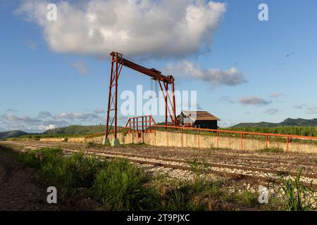 El Seibo, Dominican Republic. 21st Nov, 2023. A machine used to lift loads of cut cane onto a train that runs through Central Romana's 166,000 acre plantation in El Seibo, Dominican Republic on Nov. 21, 2023. The United States blocked the Central Romana Corporation, Ltd. from importing sugar into the country on Nov. 23, 2022 after allegations of forced labor were levied against the company. (Photo by Carlos Berríos Polanco/Sipa USA) Credit: Sipa USA/Alamy Live News Stock Photo