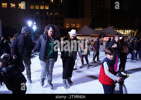 San Francisco, United States. 26th Nov, 2023. People do outdoor skiing at Union Square. (Photo by Michael Ho Wai Lee/SOPA Images/Sipa USA) Credit: Sipa USA/Alamy Live News Stock Photo