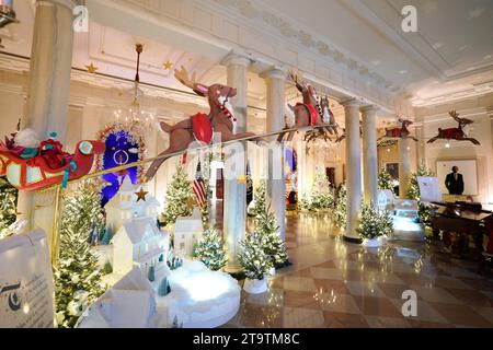 Washington, United States. 27th Nov, 2023. Holiday Theme and Decor are seen at the White House in Washington on November 27, 2023. Jill Biden annoced 'The Magic, Wonder and Joy' of the Holidays this year. Photo by Yuri Gripas/ABACAPRESS.COM Credit: Abaca Press/Alamy Live News Stock Photo
