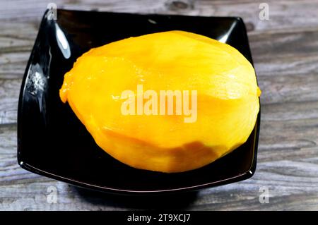 Egyptian cultivar fresh mango fruit called Beid El Agl large