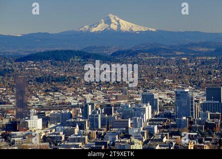 Downtown view with Mt Hood from Pittock Mansion, Portland, Oregon Stock Photo