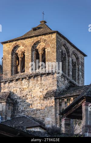 Clocher de l'église Saint-Cyr-et-Sainte-Julitte Stock Photo