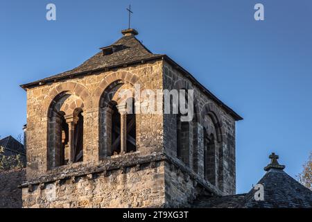 Clocher de l'église Saint-Cyr-et-Sainte-Julitte Stock Photo