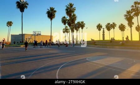 Sunset at Venice Beach California a perfect place to relax - LOS ANGELES, UNITED STATES - NOVEMBER 5, 2023 Stock Photo