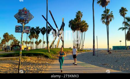 Sunset at Venice Beach California a perfect place to relax - LOS ANGELES, UNITED STATES - NOVEMBER 5, 2023 Stock Photo