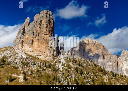 Dolomiti Alps beautiful scenic landscape near Cortina d'Ampezzo in Italian Alps. Rocky towers of Dolomites Cinque torri, Five towers peaks Stock Photo