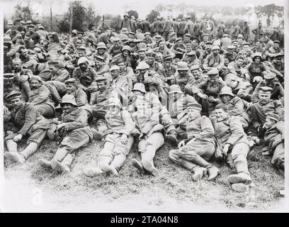 WW1 World War I - A crowd of German prisoners, France Stock Photo