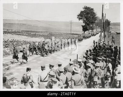 WW1 World War I - Scottish regiment march past French General Bertholet Stock Photo