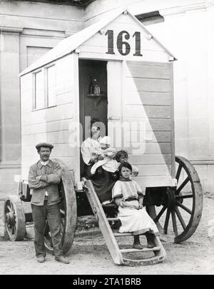 WW1 World War I - refugee family living in a bathing machine Ostend Belgium Stock Photo