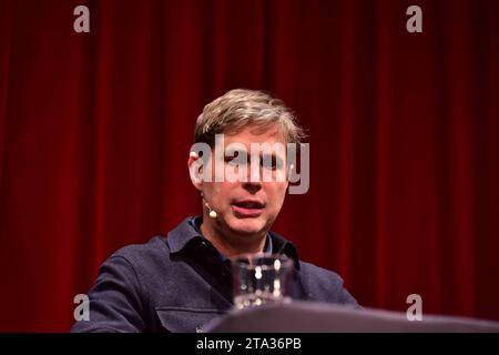 Daniel Kehlmann, Lichtspiel, Lesung, Buchpräsentation, 2023, Salzburg, Manfred Siebinger *** Daniel Kehlmann, light show, reading, book presentation, 2023, Salzburg, Manfred Siebinger Credit: Imago/Alamy Live News Stock Photo