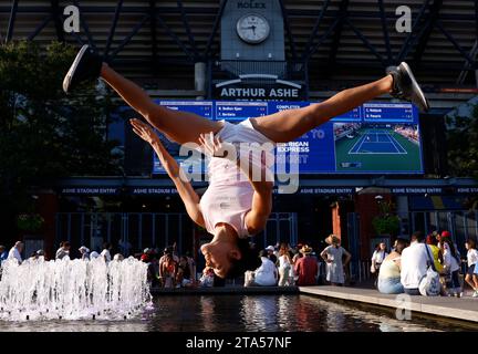 Fokina Racket Flushing Meadow, United States. 04th Sep, 2022. Matteo Berrettini of ...