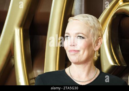 London, UK. Olivia Colman photographed attending the World Premiere of Wonka at the Royal Festival Hall on 28 November 2023 . Picture by Julie Edwards. Credit: JEP Celebrity Photos/Alamy Live News Stock Photo