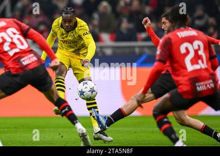 Jamie Bynoe-gittens Of Borussia Dortmund Seen In Action During Uefa 