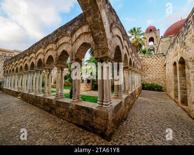 Cloister of San Giovanni degli Eremiti (St John of the Hermits) , an ancient former monastic Arab-Norman and  Romanesque style church - Palermo, Italy Stock Photo