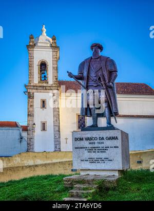 Statue Of Dom Vasco Da Gama in the city of Sines in the Costa Azul region of Portugal Stock Photo