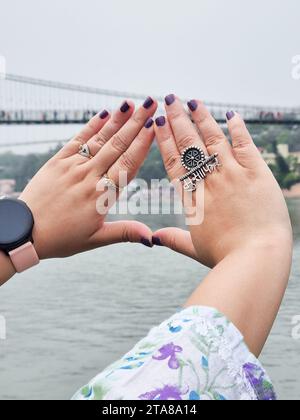 Ring- Science behind wearing ring अंगूठी क्यों पहनते हैं? ਅੰਗੂਠੀ ਕਿਉਂ ਪਾਈ  ਜਾਂਦੀ ਹੈ? - YouTube