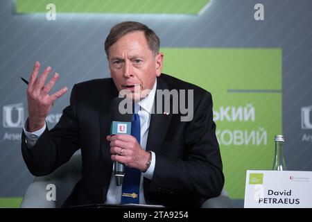 Kyiv, Ukraine. 05th Sep, 2023. Former CIA Director and retired US General David H. Petraeus speaks at an event entitled 'The front and recovery' during the Kyiv Security Forum. (Photo by Oleksii Chumachenko/SOPA Images/Sipa USA) Credit: Sipa USA/Alamy Live News Stock Photo