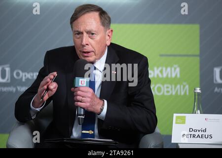 Kyiv, Ukraine. 05th Sep, 2023. Former CIA Director and retired US General David H. Petraeus speaks at an event entitled 'The front and recovery' during the Kyiv Security Forum. (Photo by Oleksii Chumachenko/SOPA Images/Sipa USA) Credit: Sipa USA/Alamy Live News Stock Photo