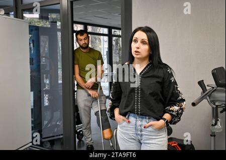 Non Exclusive: ZAPORIZHZHIA, UKRAINE - NOVEMBER 17, 2023 - Director Natalia Rudych and serviceman Andrii are pictured at the Prosthetics and Rehabilit Stock Photo