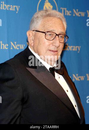 HENRY KISSINGER (born Heinz Alfred Kissinger; May 27, 1923 - November 29, 2023) was an American diplomat, political scientist, geopolitical consultant, and politician who served as United States secretary of state and national security advisor under the presidential administrations of Richard Nixon and Gerald Ford. For his actions negotiating a ceasefire in Vietnam, Kissinger received the 1973 Nobel Peace Prize under controversial circumstances. FILE PHOTO SHOT ON: November 14, 2006, New York, New York, USA: Former Secretary of State HENRY KISSINGER arrives at the Library Lions Gala at the New Stock Photo