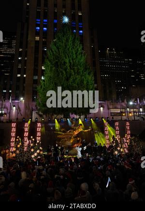 Kelly Clarkson Hosts And Performs During The 91st Annual Rockefeller 