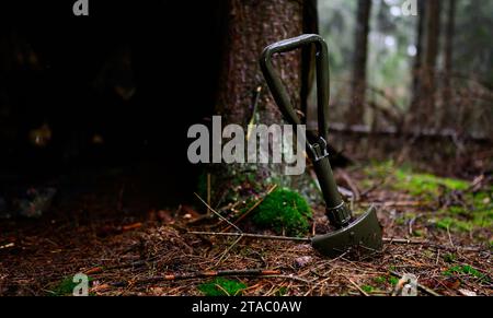 Breitenhees, Germany. 20th Nov, 2023. A Bundeswehr soldier walks to the ...