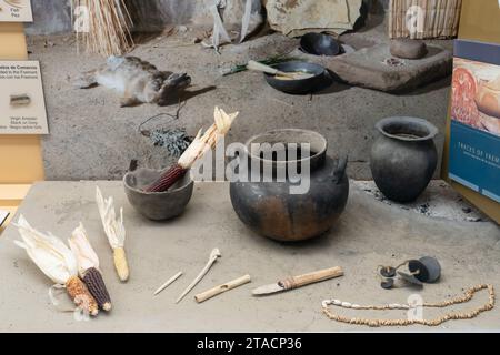 Display of pre-Hispanic Native American implements for preparing food in the USU Eastern Prehistoric Museum in Price, Utah. Stock Photo