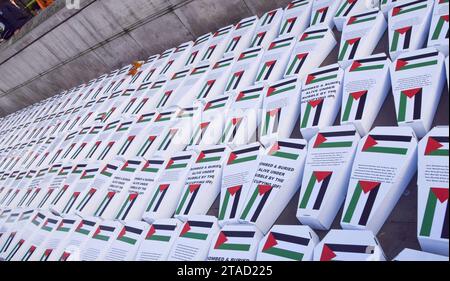 London, England, UK. 30th Nov, 2023. London, UK. 30th November 2023. Pro-Palestine protesters lay out hundreds of cardboard 'child coffins'' outside Downing Street calling for a permanent ceasefire as Israel pause their fighting with Hamas. Credit: Vuk Valcic/Alamy Live News (Credit Image: © Vuk Valcic/ZUMA Press Wire) EDITORIAL USAGE ONLY! Not for Commercial USAGE! Stock Photo