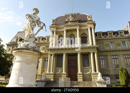 Palace of Justice, District Court of Lausanne and sculpture of William Tell in Lausanne, Switzerland Stock Photo