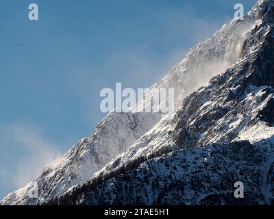 AWindy day on Dolomites park of Lavaredo Peaks of Mountain Rudo, Croda dei Rondoi, Torre dei Scarperi, Croda dei Baranci, Cima Piatta Alta, Tre Cime d Stock Photo