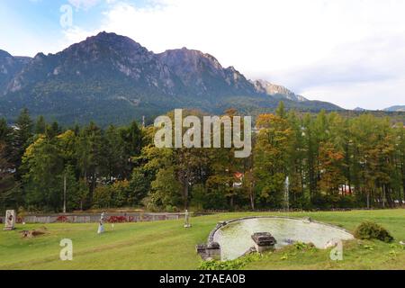 Autumn park on the site of Cantacuzino Castle, Busteni, Romania Stock Photo