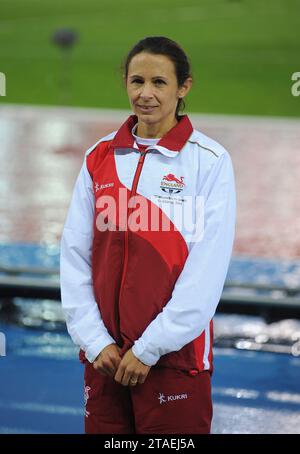 Jo Pavey of England bronze medal ceremony at the women’s 5000m at the Commonwealth Games, Glasgow, Scotland UK on the 27th Jul-2nd Aug 2014. Photo by Stock Photo